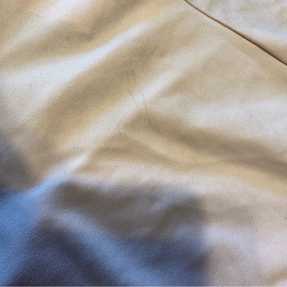 2 pairs of small women’s Under Armour shorts - Picture 6 of 6